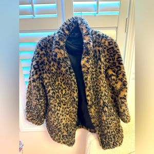 Women’s Faux Fur Leopard Print Coat Size Small. Very warm and stylish!
